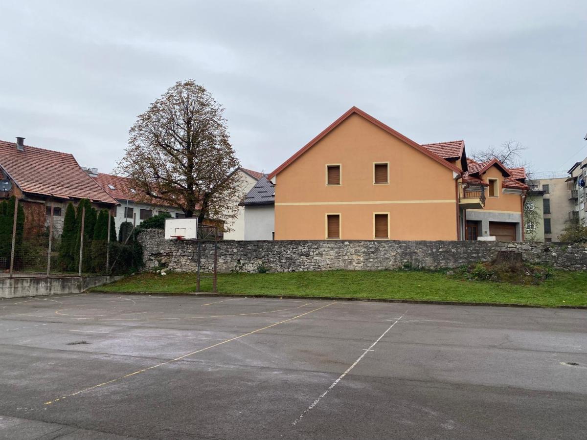 Apartman Galerija Ogulin Luaran gambar